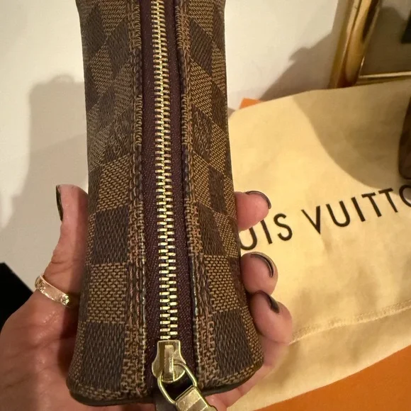 LV Damier Ebene Pochette Authentic - Picture 7 of 10